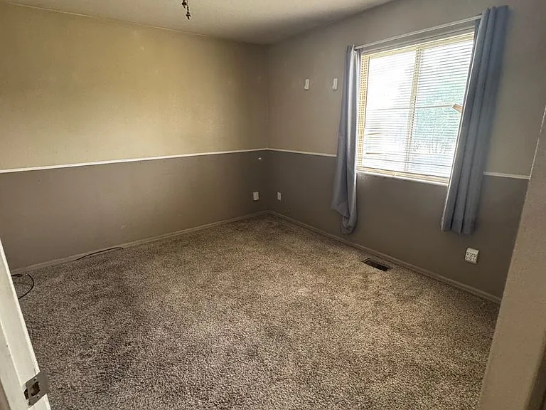 2702 Hawk Dr — Photo 4