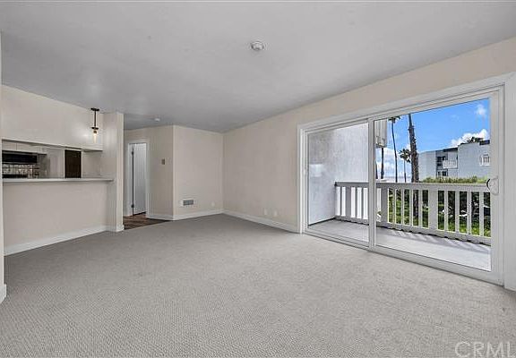 4th image of 620 The Vlg Unit 202