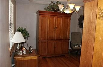 5th image of 2829 S Sweet Briar Dr