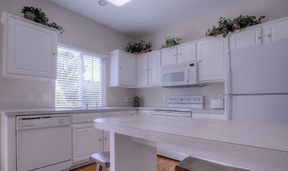1st image of 5123 N 144th Ave