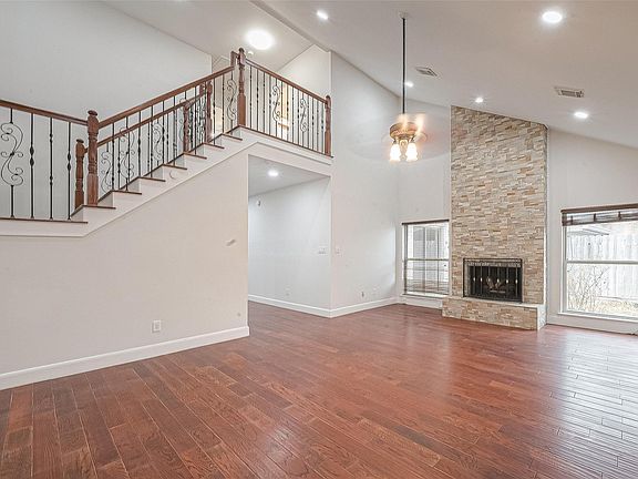 3rd image of 12127 Carriage Hill Dr
