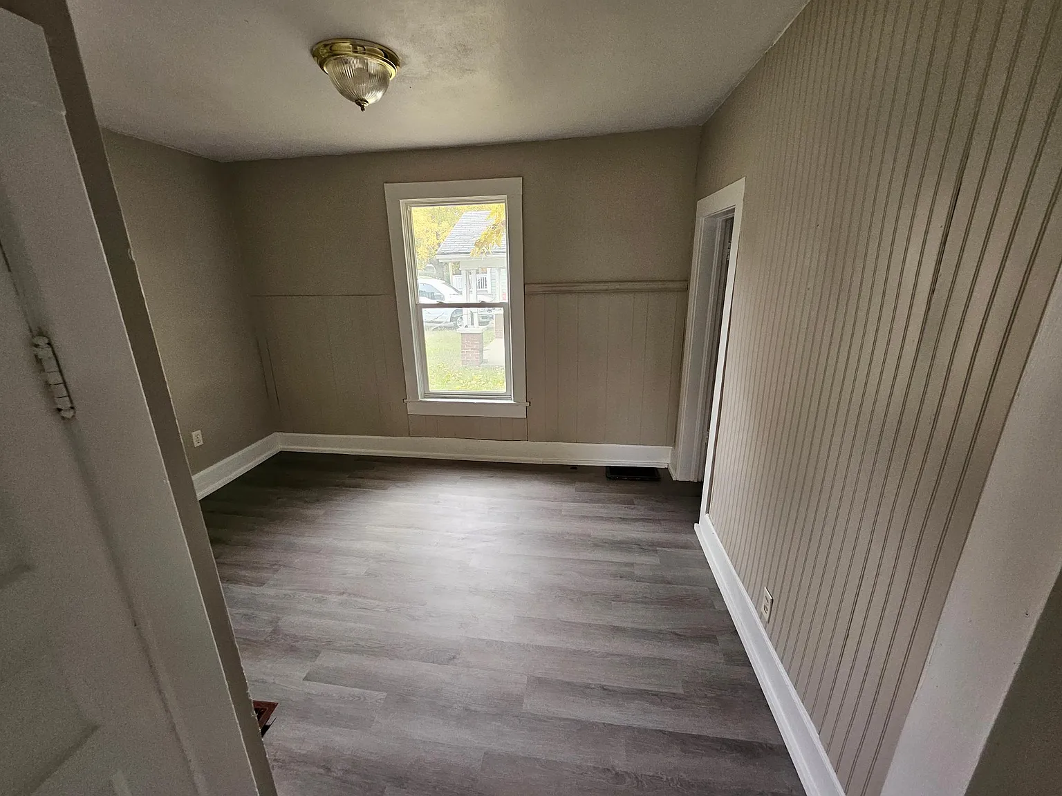 104 S Huttig Avenue — Photo 2