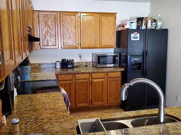4th image of 742 N Valencia Pl