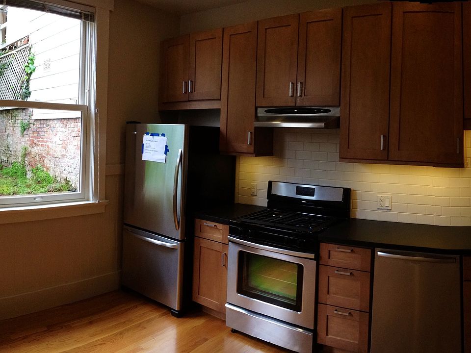 Large Remodeled Eat-In Kitchen