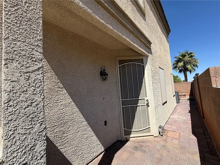 8304 Strawberry Spring St — Photo 5
