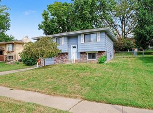 11809 S 34th St, Bellevue, NE 68123