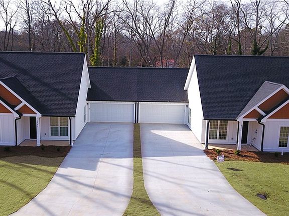 3rd image of 294 Cedar Creek Road