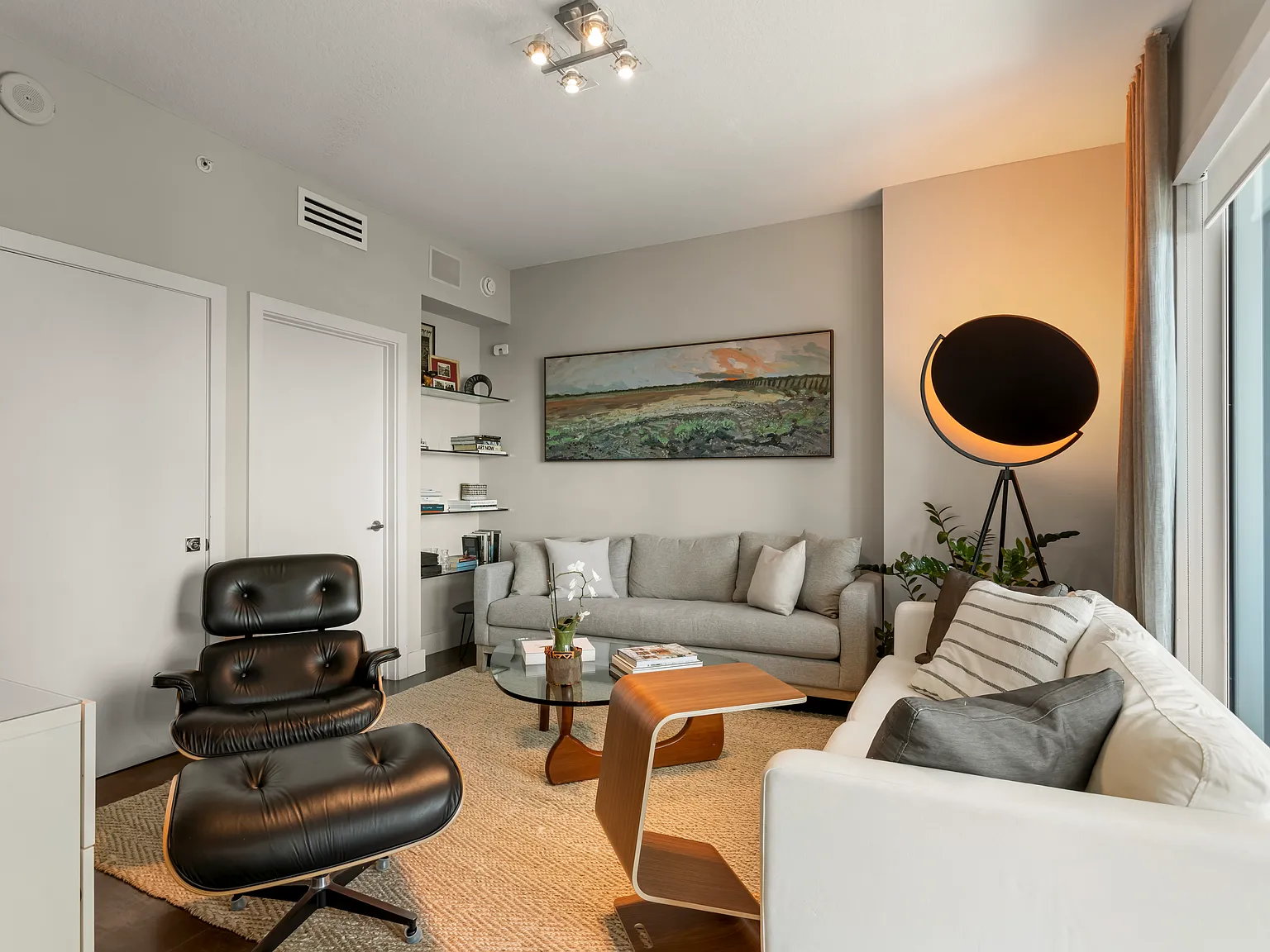 3 bed, 1297 sqft, $9,800 — Photo 4