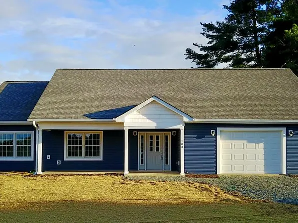 103 Williams St, Galax, VA 24333