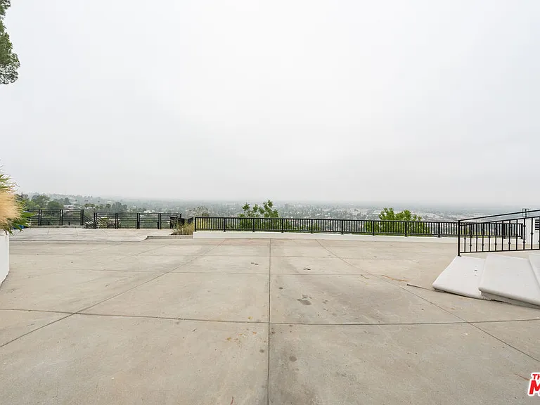 4576 Martson Dr — Photo 29