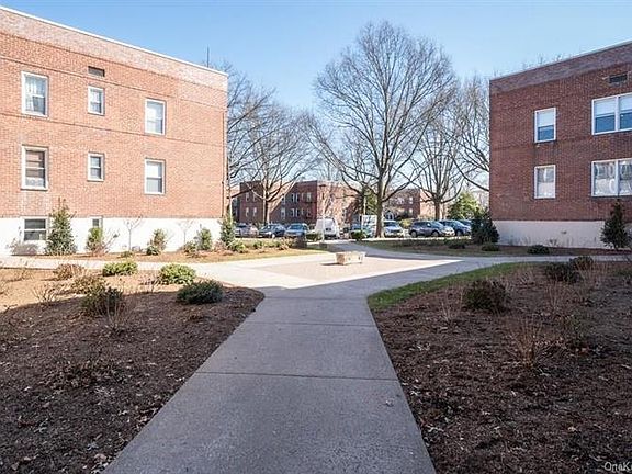 4th image of 706 Palmer Ct APT 1B