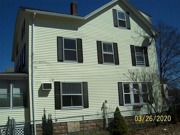 3rd image of 108 Parker St