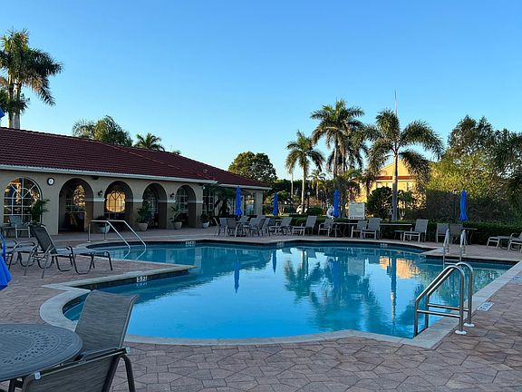 4th image of 6890 Huntington Lakes Cir APT 202
