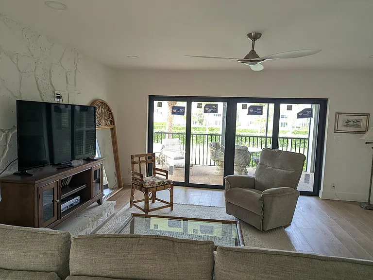404 Clubhouse Cir — Photo 9