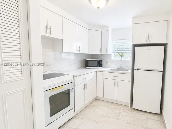 2519 Pierce St #B, Hollywood, FL 33020