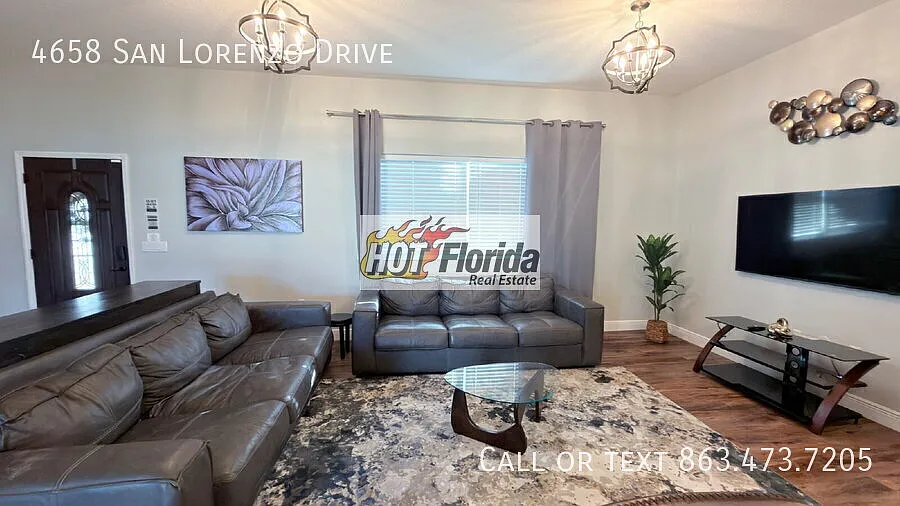 3-bedroom, 2-bathroom home with a 2-car garage — Photo 4