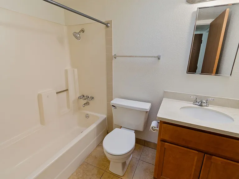 1109 E Water St — Photo 13