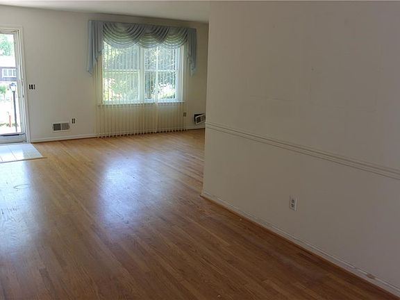 4th image of 134 New Wickham Dr