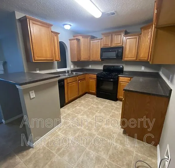 4716 NE Wisconsin St — Photo 23