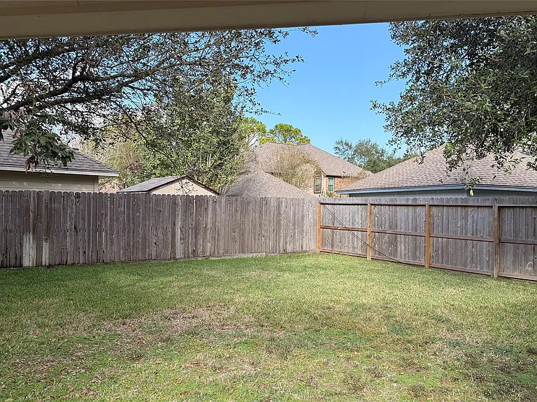 10310 Hedge Way Dr — Photo 18