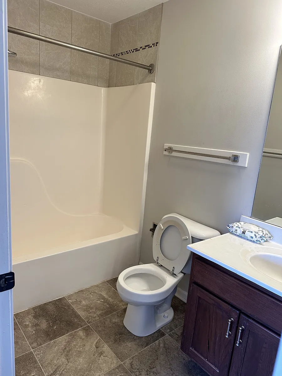 Building Photo - 951 Pine Valley Dr #112
