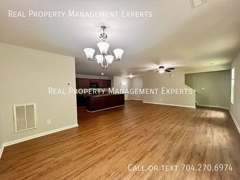 1819 Hooper Ct — Photo 6