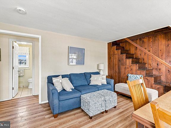 4th image of 18 W South 34th St