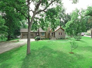 6137 Antioch Rd, Overland Park, KS 66202