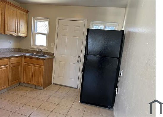 5th image of 5902 Harmon Ave
