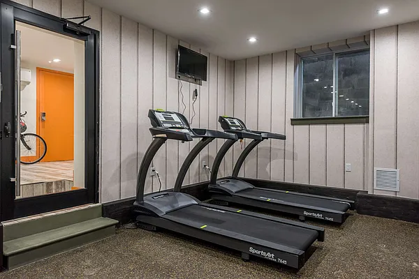 Rented by Nooklyn NYC LLC | media 50