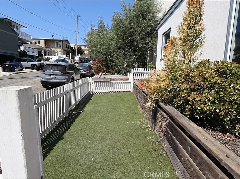 429 28th St — Photo 24