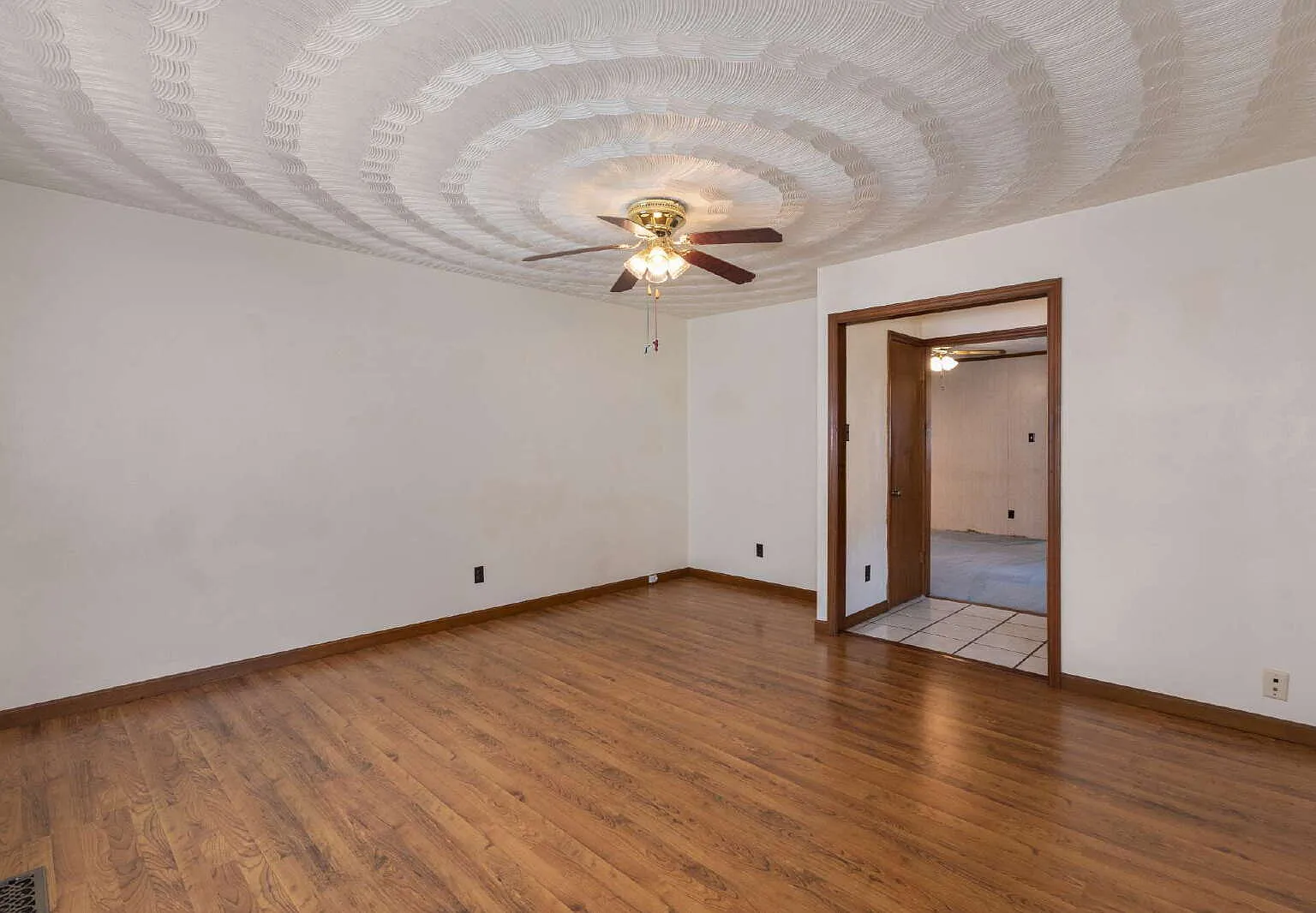 3 bed, 2.0 bath, 1800 sqft, $2,500 — Photo 4