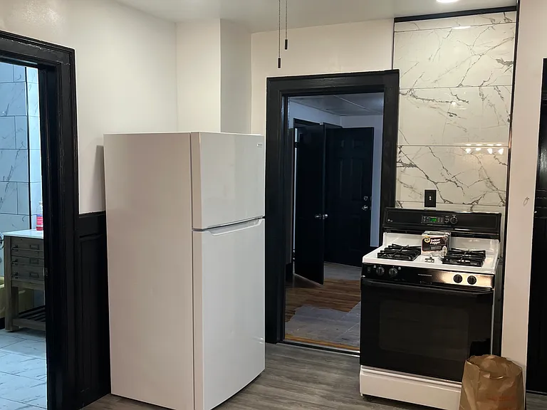 248 Sherman St #2 — Photo 5