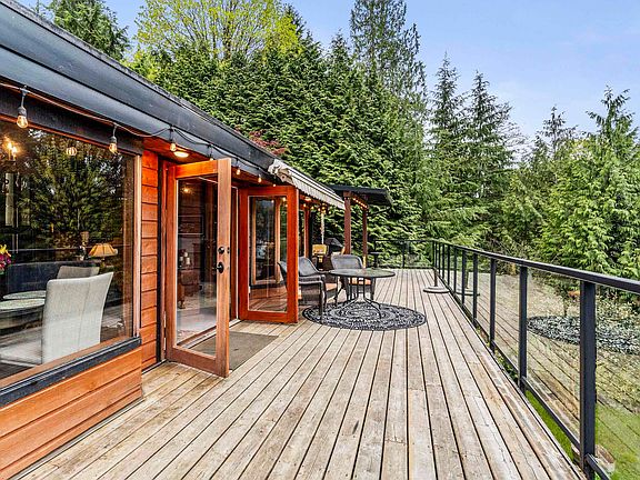 3rd image of 3543 Bedwell Bay Rd