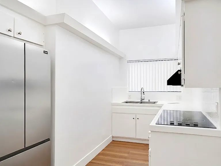 134 S Elm Dr #104 — Photo 8
