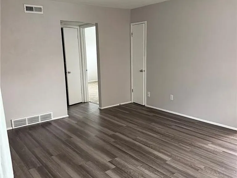 6727 Colony Acres Dr — Photo 5