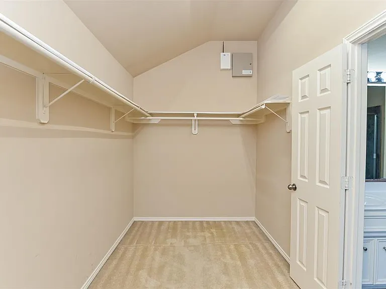 2106 Castle Gardens Ln — Photo 20