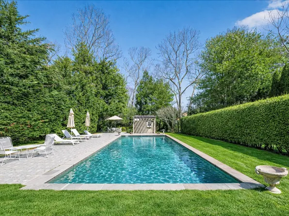 13 Sycamore Dr, East Hampton, NY 11937