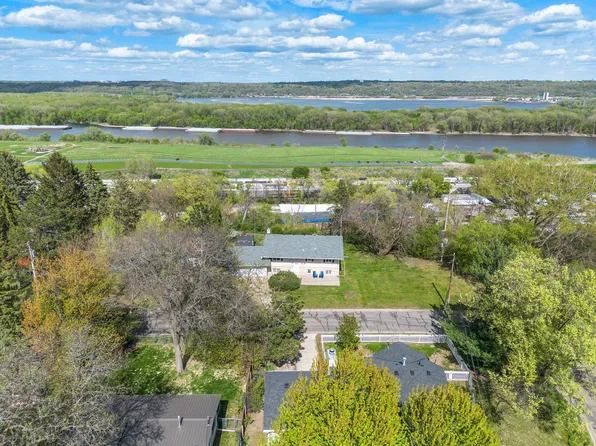 1002 Terrace Ln, South Saint Paul, MN 55075