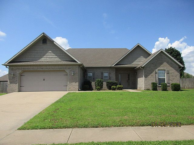 1st image of 1006 Daniel Ln