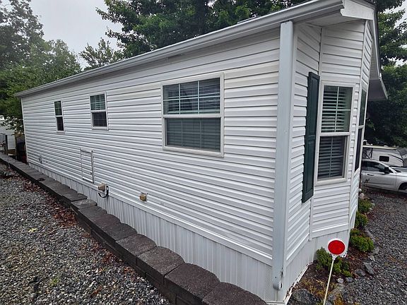3rd image of 44 Kortney Lynn Ln #44