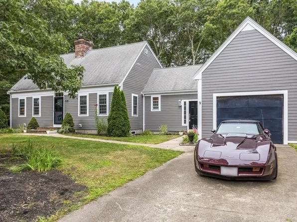 20 Kennedy Ln, West Yarmouth, MA 02673
