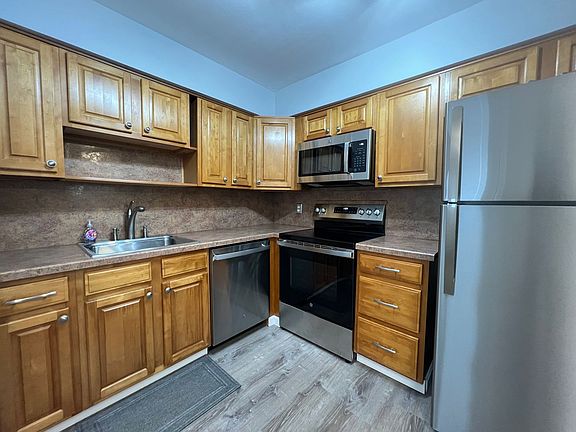 3rd image of 5173 Pineland Ave