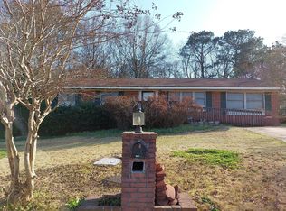 305 Lindsey Ct, Opelika, AL 36801