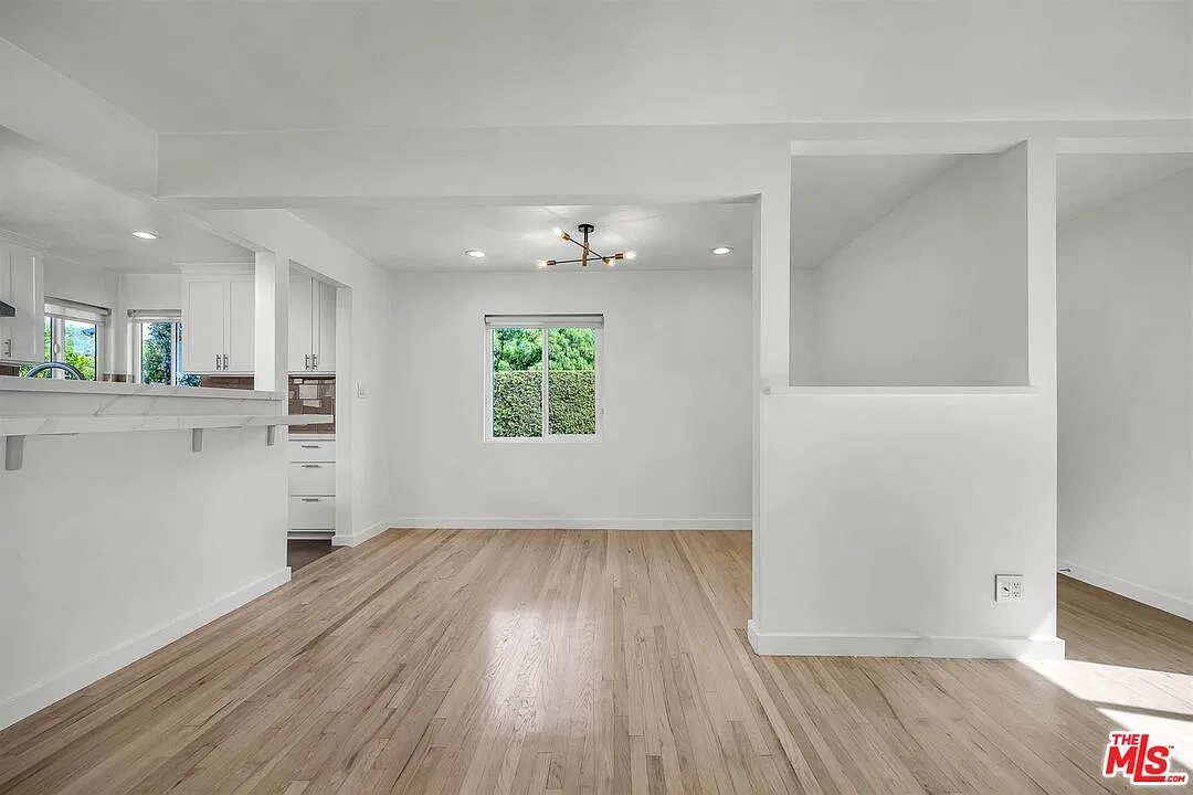2 bed, 1.0 bath, 1305 sqft, $5,680 — Photo 4