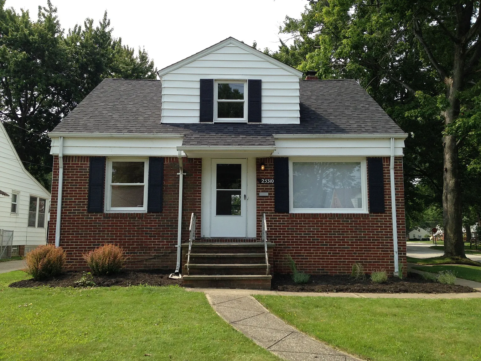 25310 Shoreview Ave photo 1