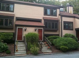 4 Comstock Trl, Brookfield, CT 06804
