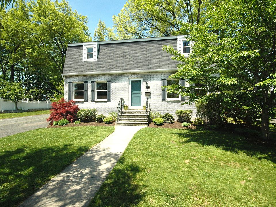 1st image of 37 Evergreen Ave