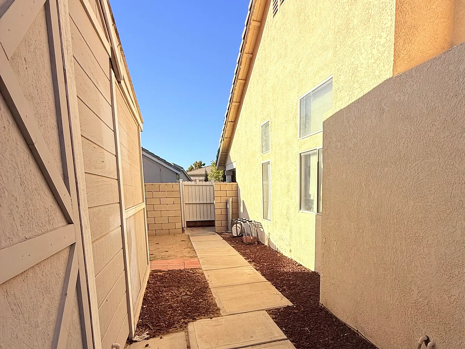 4 bed, 1377 sqft, $3,250 — Photo 4