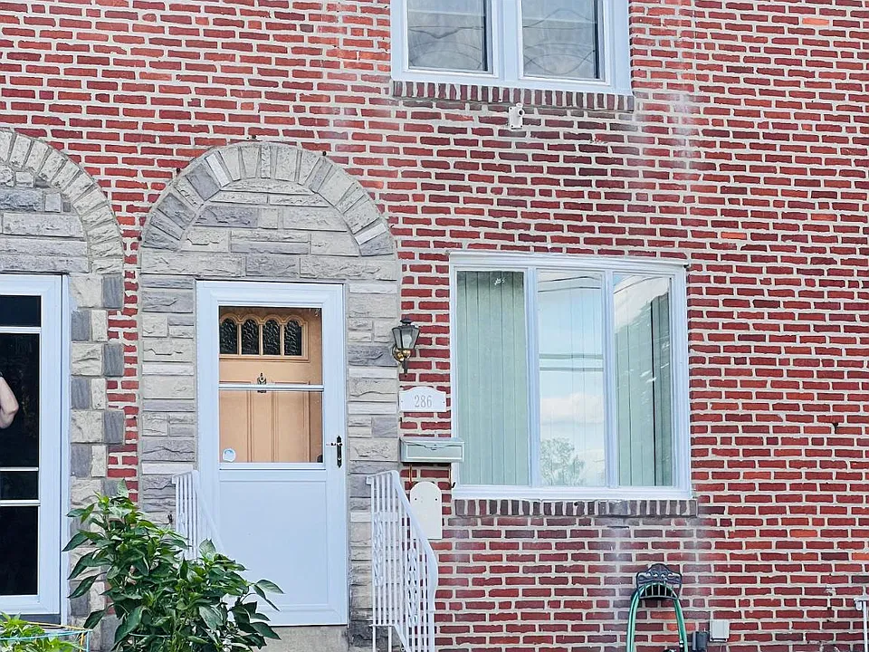286 N Oak Ave